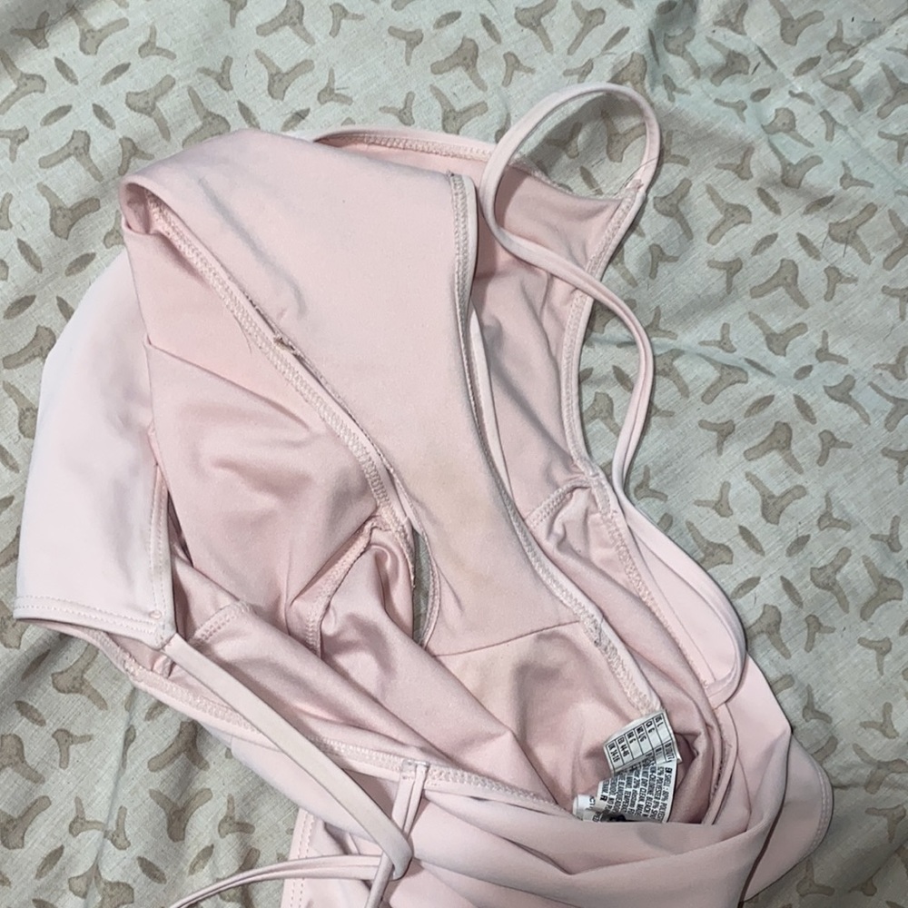 🎈Pink one piece swimsuit! - Picture 7 of 7